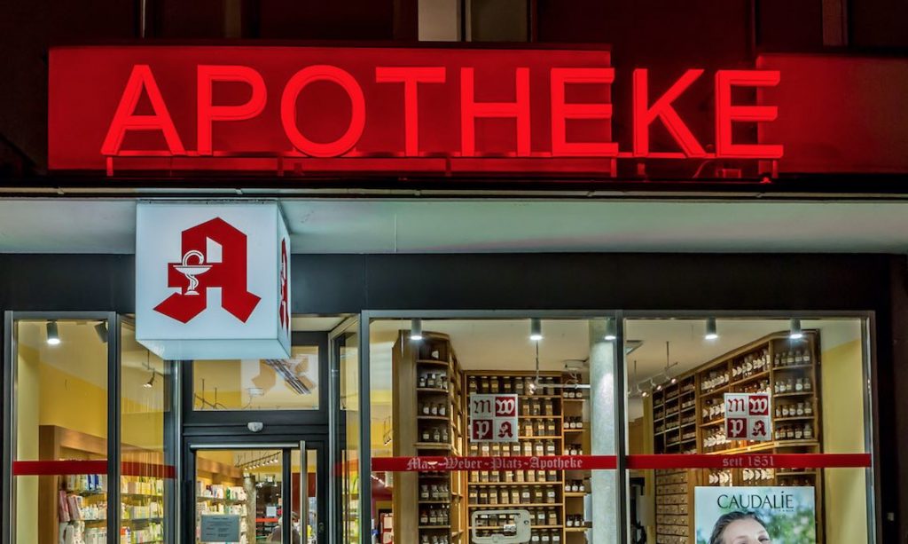 Leuchtende Apothekenwerbung Beispiele für Apo Lichtwerbung