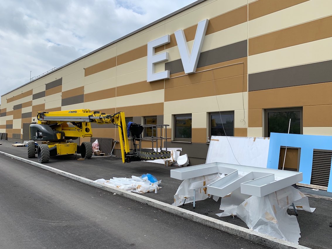 LED Einzelbuchstaben an Shopping Center