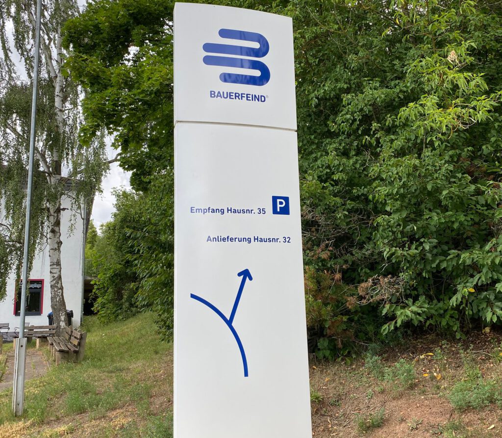 moderne werbepylone